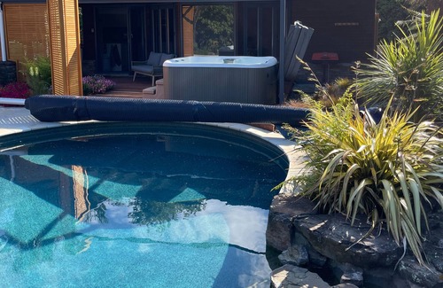 Omanawa Maison | Kingfisher Studio - Tauranga Holiday Escape