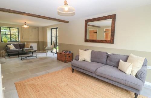 Bampton Maison | Kingfishers