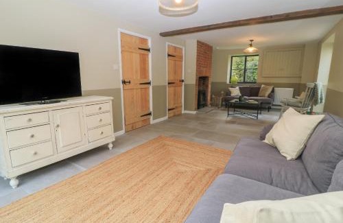 Bampton Maison | Kingfishers