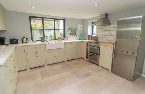 Bampton Cottage | KINGFISHERS, pet friendly, luxury holiday cottage in Bampton