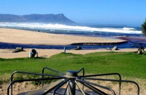 Kleinmond Appartement | KINGKLIP 2 - 2bedr/2bathr apartment, BBQ, near shopping center and main beach