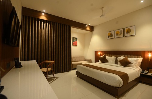Somnath Hôtel | Kings Kraft Tremezzo Inn Somnath