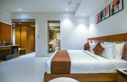 Somnath Hôtel | Kings Kraft Tremezzo Inn Somnath