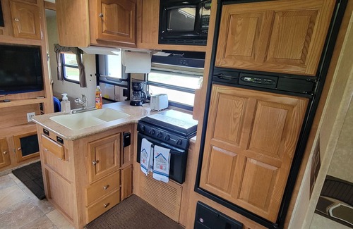 Oraville Maison | Kinkaid Kamper with AC in Oraville - 2 bedrooms for a cozy stay