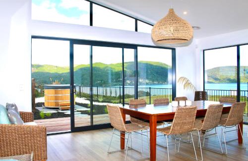 Kinloch Maison | Kinloch Lake View