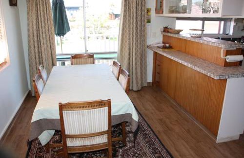 Kinloch Maison | Kinloch Lakefront with wifi