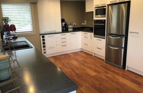Kinloch Maison | Base: 6 Extra: $30 8 Kenrigg Road