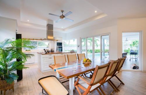 Hua Hin Appartement | Kira Japandi Escape with Sauna & Rooftop cinema