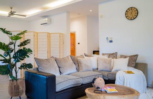 Hua Hin Appartement | Kira Japandi Escape with Sauna & Rooftop cinema