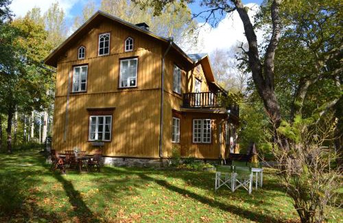 Kirjakkala Maison | Kirjakkalan Ruukkikylä