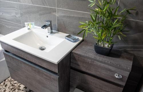 Coatbridge Maison | Kirkwood House