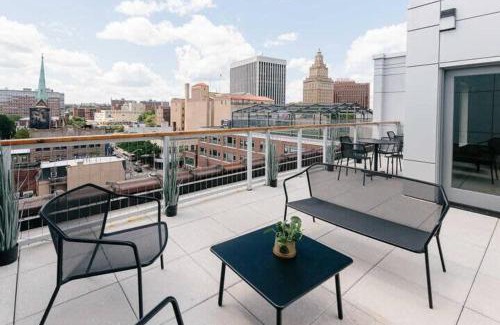 Central Business District Appartement | Kislak #206 1BR 1BA