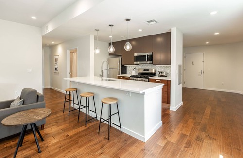 Central Business District Appartement | Kislak 403 Luxurious 2BR Retreat Above the City