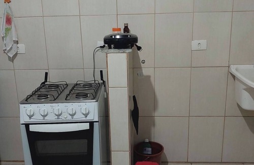 Maringa Appartement | Kit net 07 Camila space 1 double bed 2 singles.