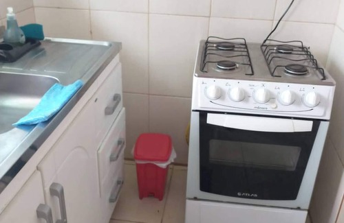 Maringa Appartement | Kit net 07 Camila space 1 double bed 2 singles.