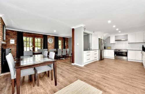 Kitchener Maison | Kitchener Country Estate with Pool Hot Tub on private acres that sleeps up to 18