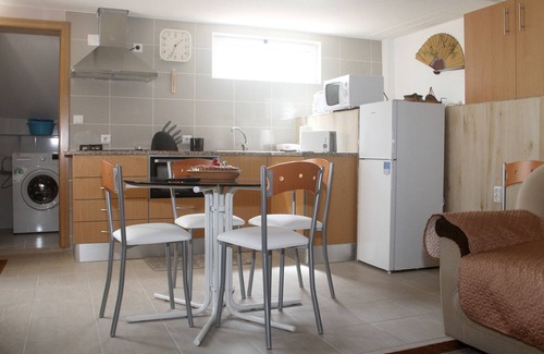Alcobaca Villa | KITCHENETTE-``O NINHO`` (-COMODITÉ ET BIEN-ÊTRE-)