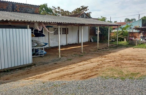 Guaratuba Maison | Kitnet Guaratuba sur l'avenue principale 4 qdras do mar kitnet p 2 ou jusqu'à 8 personnes.