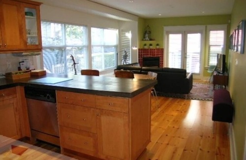Kitsilano Maison | Kits imprenable 1300 M² Maison de ville proximité de la plage. Pour 5 * novembre SPECIAL $ 215 / NIGHT
