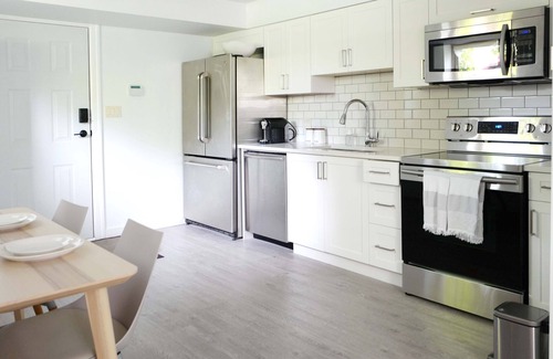 Kitsilano Appartement | Kitsilano Modern Comfort - Spacious 1 bedroom in quiet tree lined neighbourhood