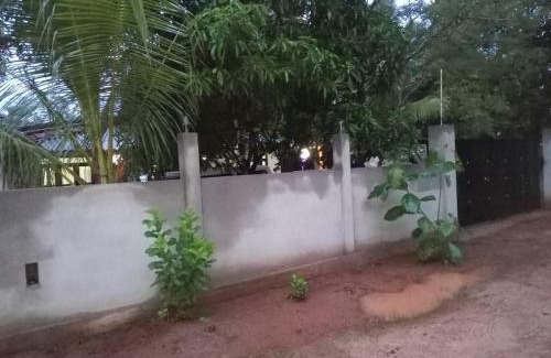 Anuradhapura Appartement | Kitula family guest house