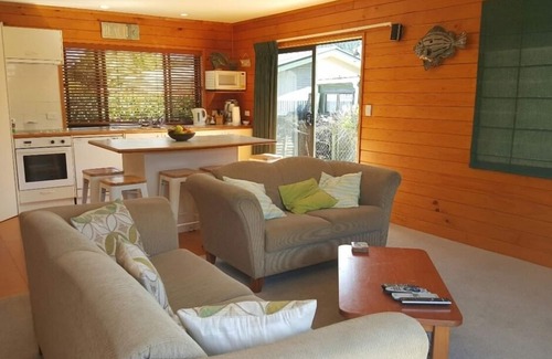 Whangamata Maison | Kiwi Bach - Whangamata