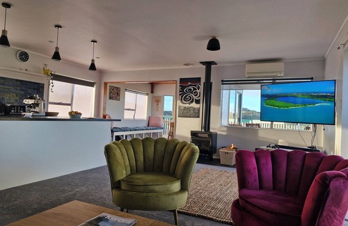 Kerikeri Maison | Kiwi calls and sunrises by the Kerikeri inlet.