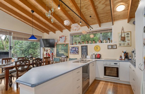 Onemana Maison | Kiwi Charmer - Onemana Holiday Home