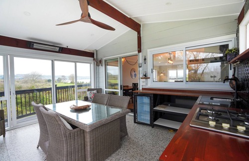 Hamurana Maison | Kiwi Retreat by Aotearoa Escapes