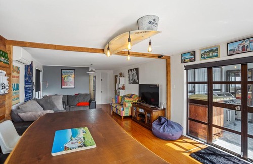 Waihi Beach Maison | Kiwiana Bach - Waihi Beach Holiday Home
