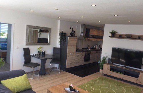 Kaiserslautern Appartement | KL28: Stylish TLA/TLF Apartment in the Heart of Kaiserslautern