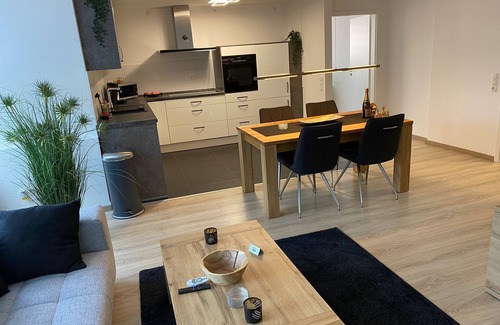 Kaiserslautern Appartement | KL37: Stunning High-End 2BR in Kaiserslautern City with AC + Prime Location