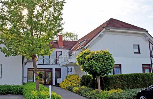 Gustow Maison | Kleine Ferienwohnung mit Terrasse und Gartenblick