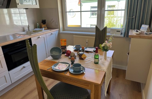 Ribnitz-Damgarten Appartement | * Les petits garnements * Location de vacances - Central et ostseenah avec balcon WiFi & E-Bike