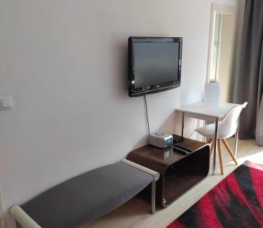 Bockenheim Appartement | Kleines Apartment in Frankfurt mit eigenem Stellplatz in Messenähe