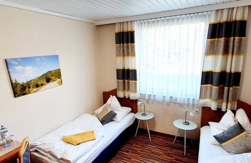 Seeboden Cottage | Kleines Doppelzimmer Alleeblick - Gästehaus Bärwald