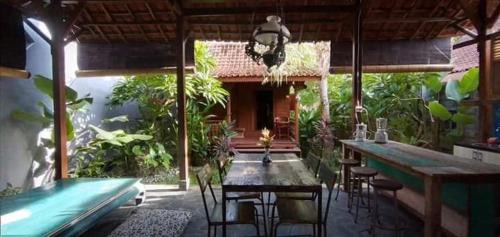 Semarapura Maison | Klotok Surf Shack