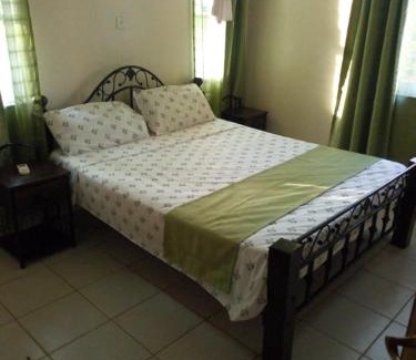 Mombasa Lit Et Petit-Déjeuner | KMA APARTMENTs Gs