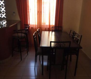 Mombasa Lit Et Petit-Déjeuner | KMA APARTMENTs Gs