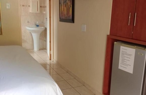 Rustenburg Lit Et Petit-Déjeuner | KnB Guesthouse