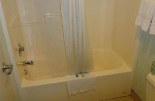 Paxinos Hôtel | Knights Inn Paxinos Elysburg