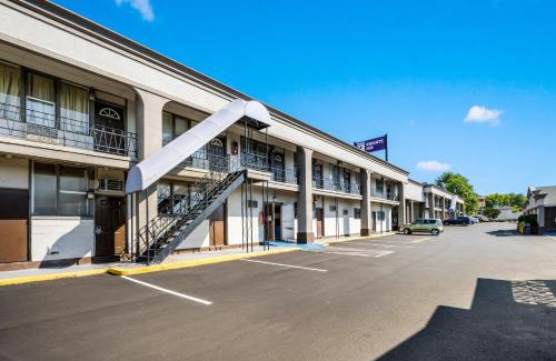 Trevose Hôtel | Knights Inn Trevose
