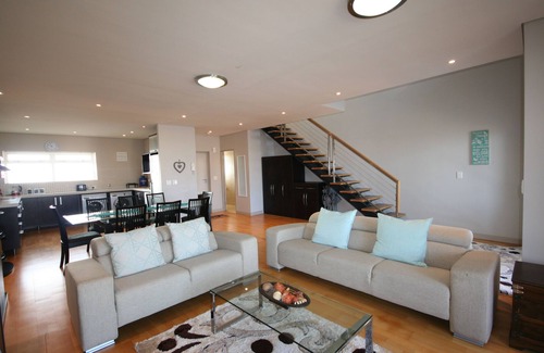 Century City Appartement | Knightsbridge 902E by CTHA