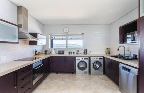 Century City Appartement | Knightsbridge 902E by CTHA