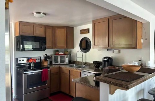 Cambridge Springs Maison | KnotRLake a cozy get-a-way with a lake view!