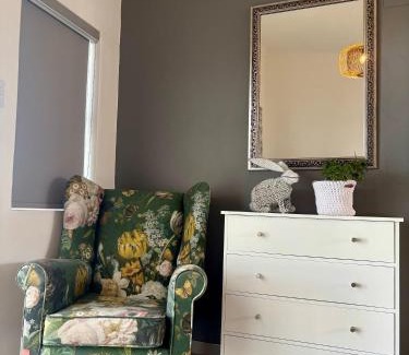 Windhoek Appartement | Knottinghill Studio - About 500 meters from Lady Pohamba Hospital and Grove Mall