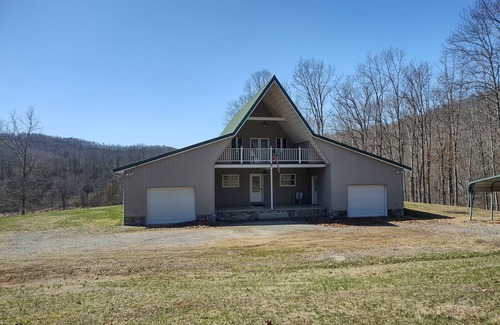 Frametown Maison | Knotty Knob is your mountain get away!