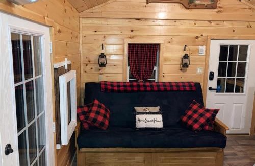 Big Sandy Maison | Knotty Pines Cabin near Kentucky Lake, TN