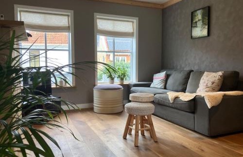Jorwert Appartement | Knus Afke appartement aan het water in Jorwert