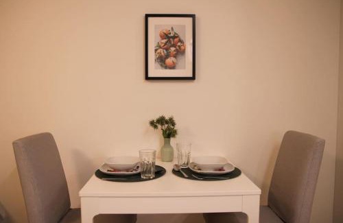 Etela-Kaarela Appartement | Kodikas hyvin varusteltu yksiö, autopaikalla